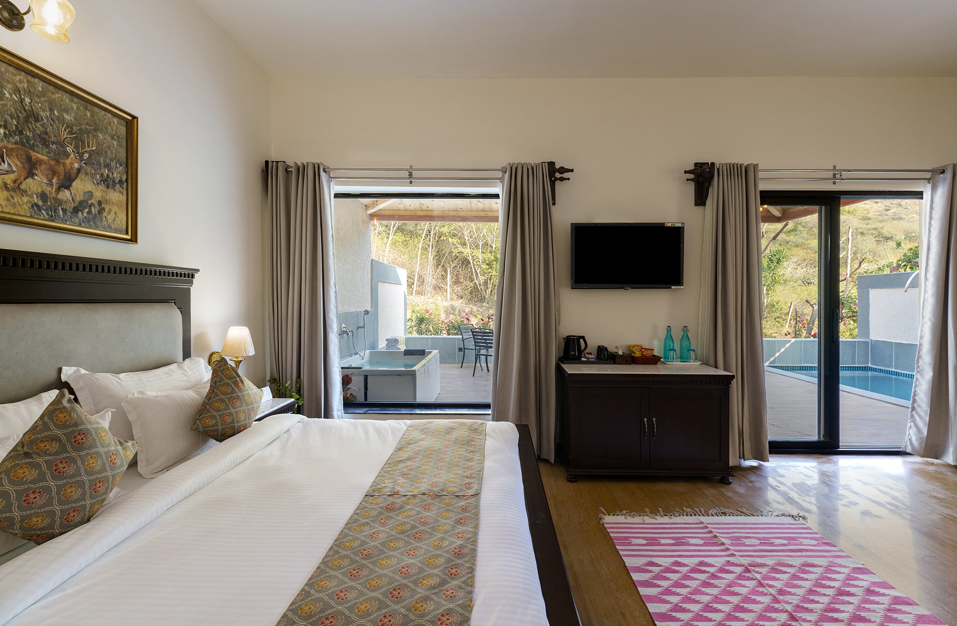 Luxury Rooms with Hill View