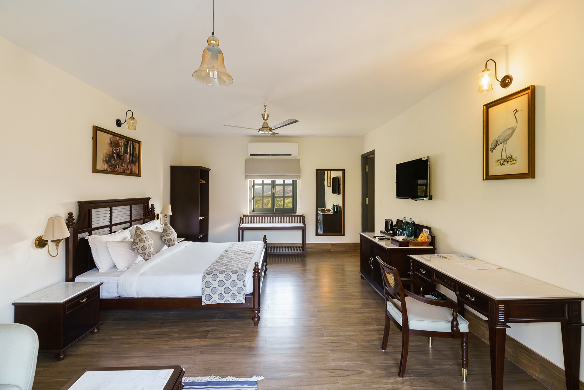 Hill View Jaccuzi Suite With Private Terrace